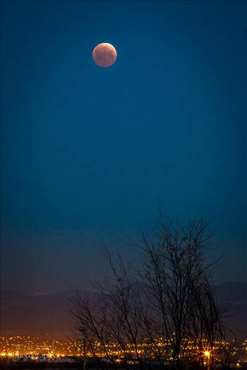 Lunar Eclipse ad blood moon, April 4 2015 from Denver, Colorado.